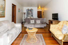 Apartamento amplo e aconchegante na Av das Hortências no centro de Gramado